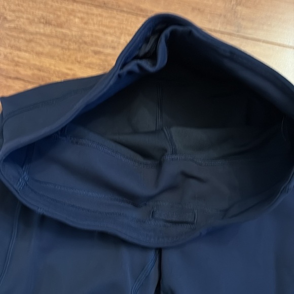 Lululemon women’s small Navy Blue High-Waisted Leggings - side pockets - Picture 2 of 6